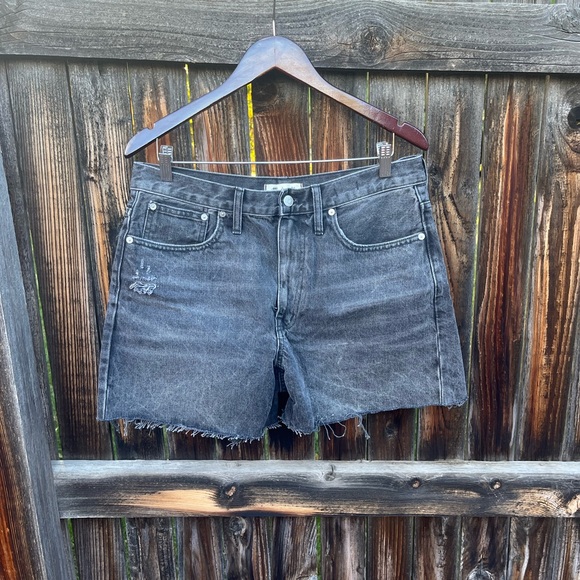 Madewell Pants - Madewell • Women's Black Denim Shorts